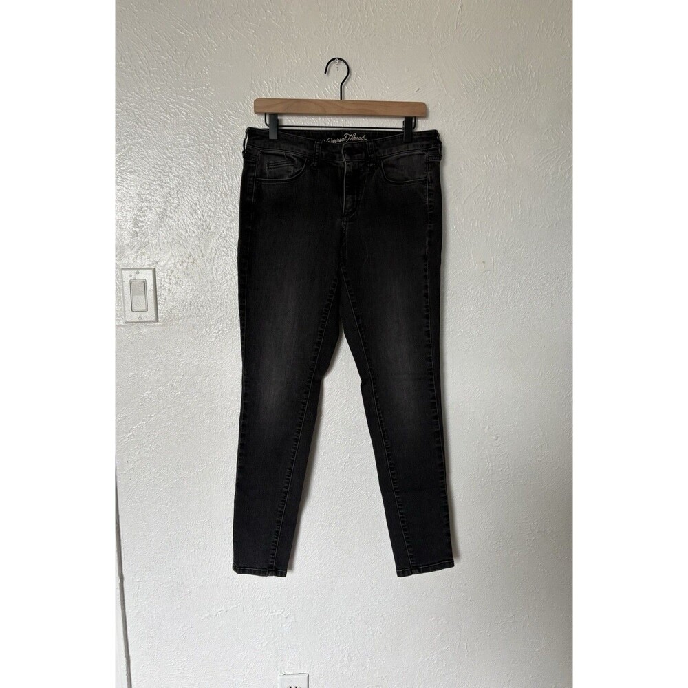 Universal Thread Women's Black  Mid Rise Jeans Size 4